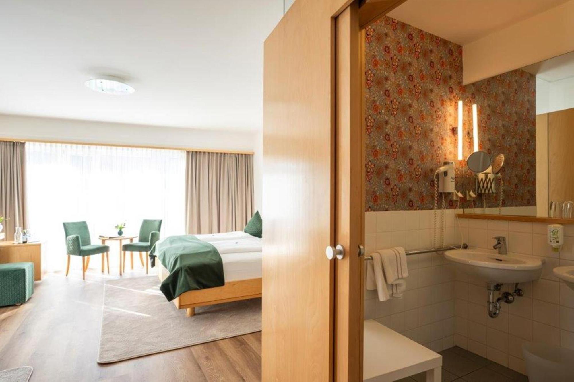 Hotel Klinglhuber Krems an der Donau Room photo