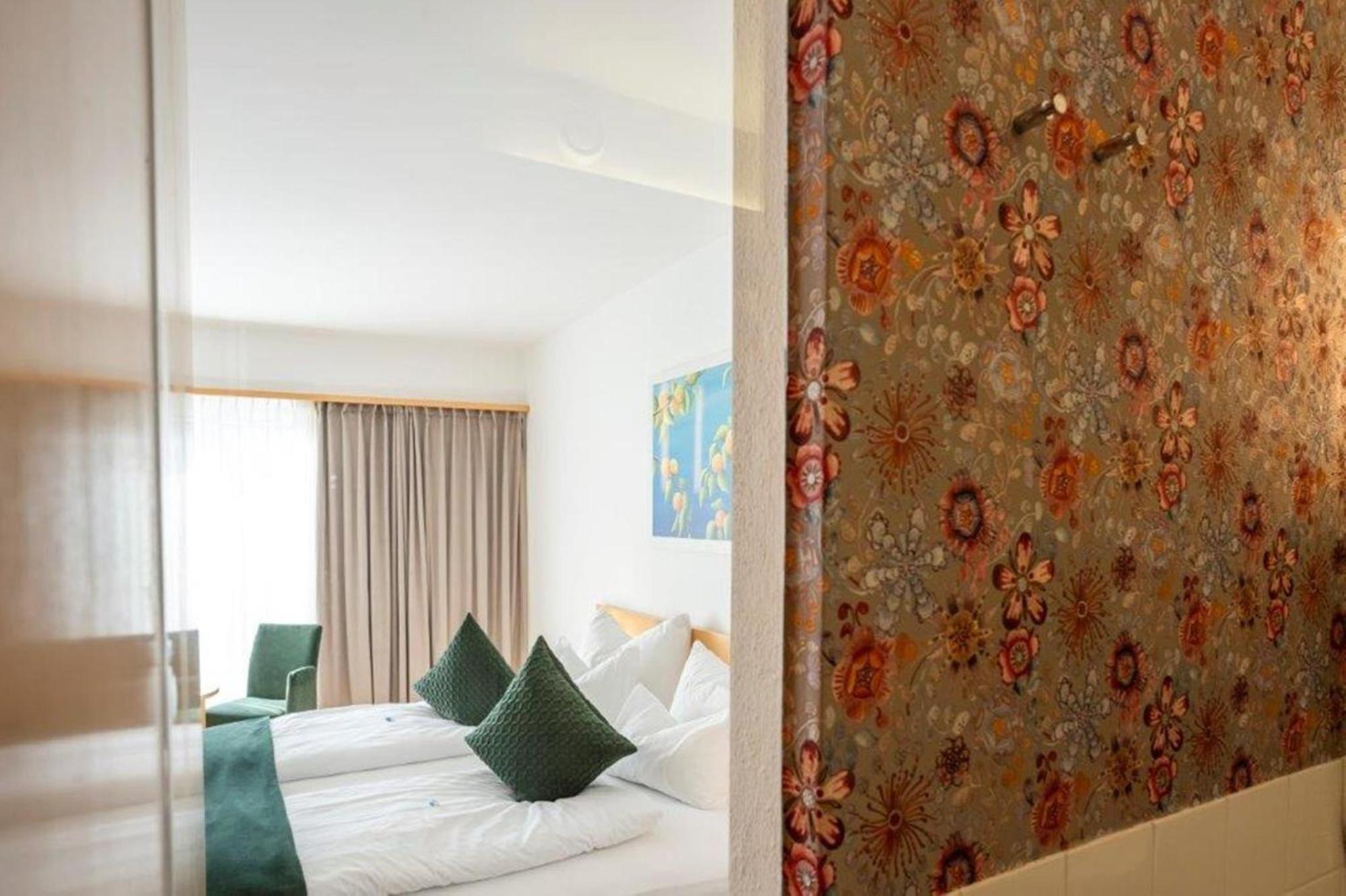 Hotel Klinglhuber Krems an der Donau Room photo
